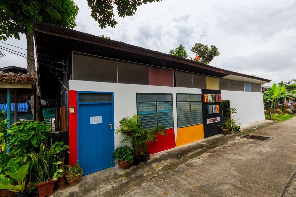 Funky Box Hostel Wiang Chiang Khong Quarto foto