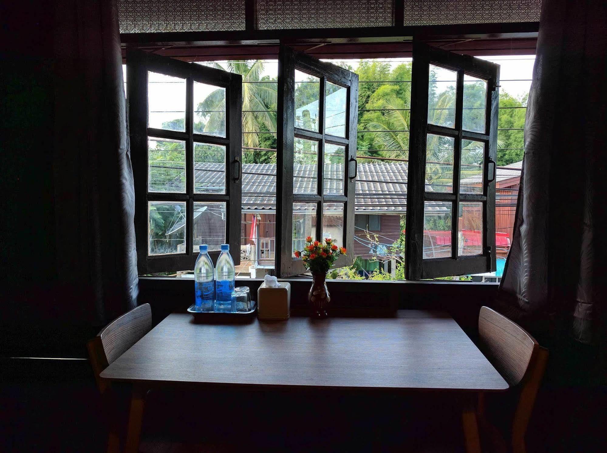 Funky Box Hostel Wiang Chiang Khong Exterior foto