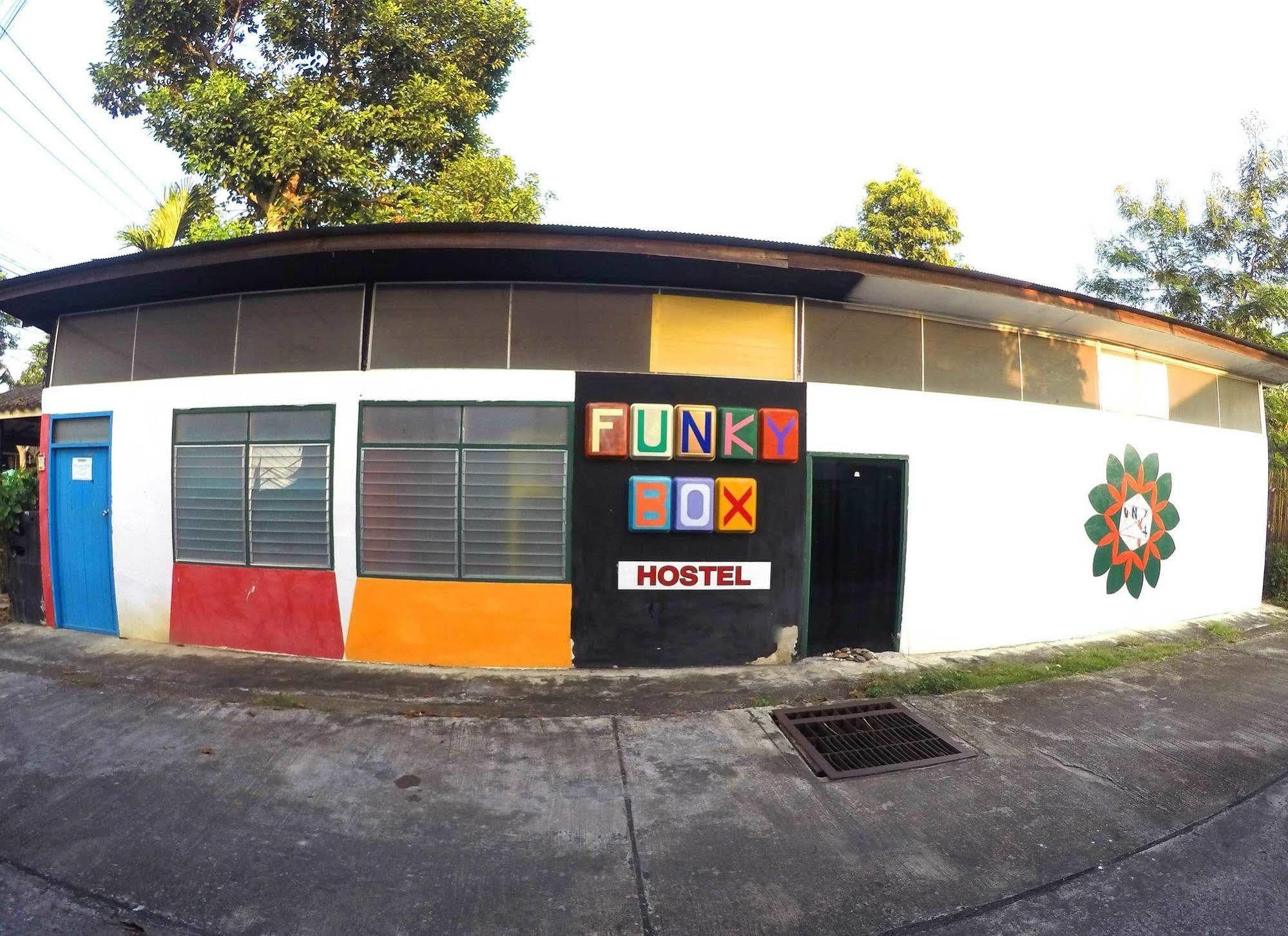 Funky Box Hostel Wiang Chiang Khong Exterior foto